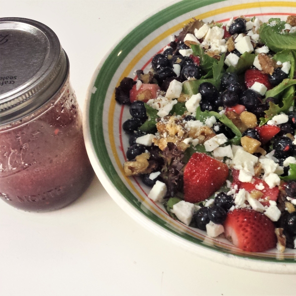 Blueberry Walnut Salad