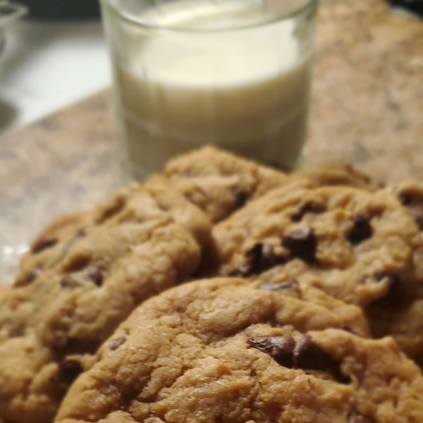 Best Big, Fat, Chewy Chocolate Chip Cookie