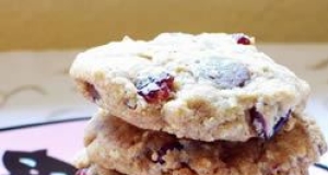 Chewy Oatmeal Cherry Toffee Crisps