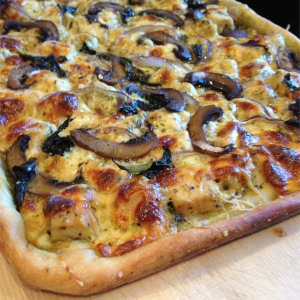 Chicken and Gorgonzola Pizza