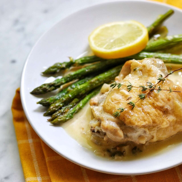 Instant Pot® Keto Chicken Thighs in Lemon-Garlic Cream Sauce