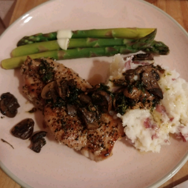 Jan's Peppered Pork Chops With Mushrooms and Herb Sherry Sauce