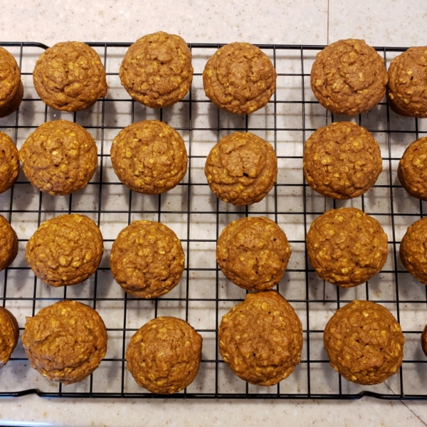 October Oatmeal Pumpkin Muffins