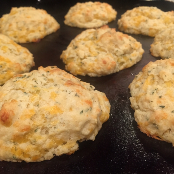 Tender Cheddar Garlic Biscuits