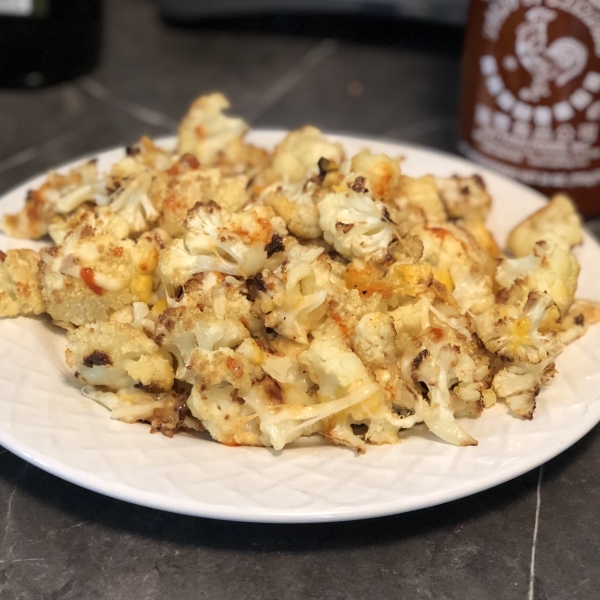 Roasted Sriracha Cheese Cauliflower Bites
