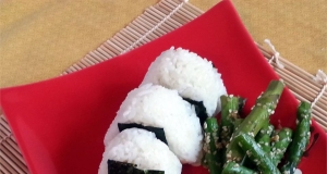 How to Make Japanese Rice Balls (Onigiri)