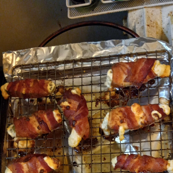 Bacon-Wrapped Jalapeño Poppers