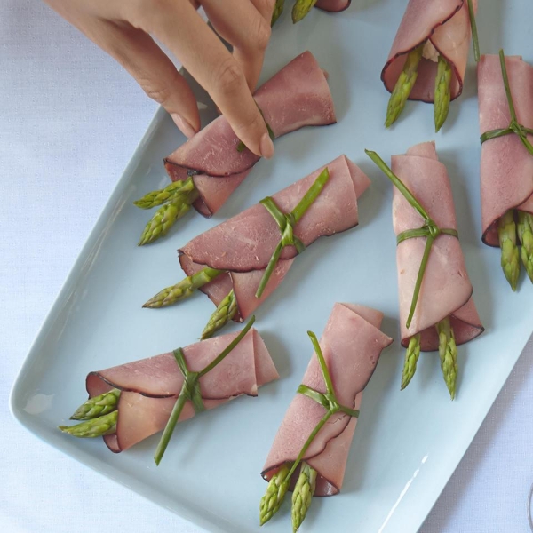 Black Forest Ham and Asparagus Bundles