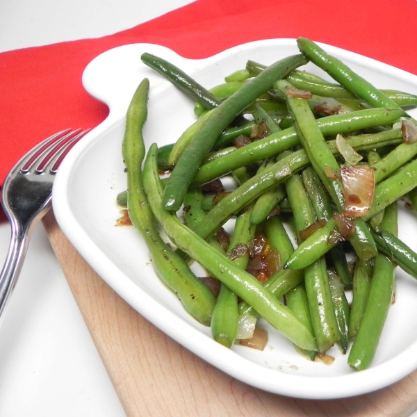 Sautéed Green Beans with Onion