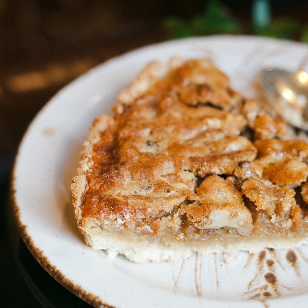 Low-Carb Pecan Pie with Almond Flour Crust