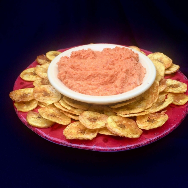 Red Pepper-Cauliflower Hummus with Plantain Chips