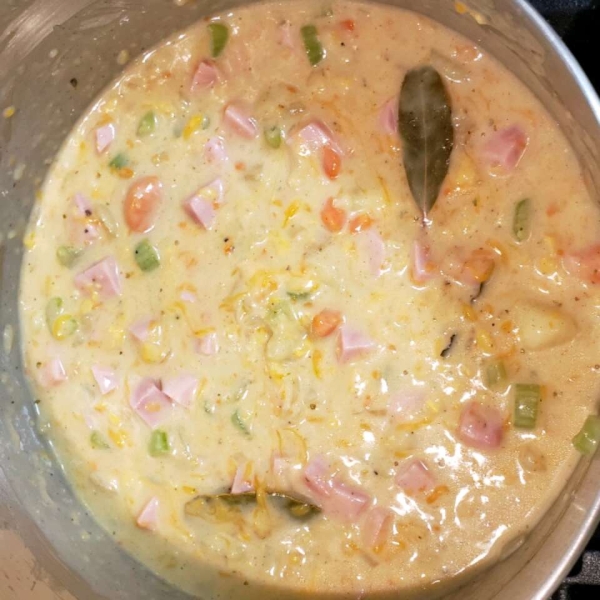 Cheesy Ham and Corn Chowder