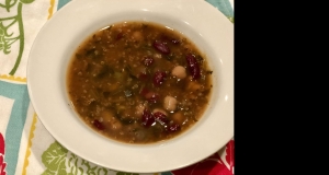Instant Pot® Vegan Quinoa and Kale Minestrone Soup