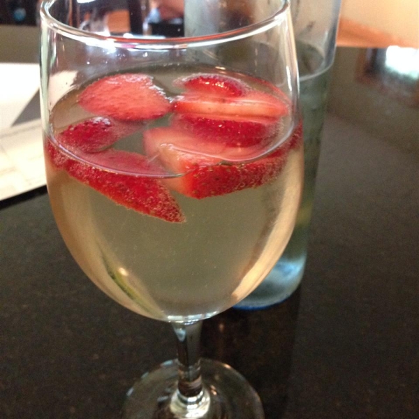 Classic White Wine Spritzer