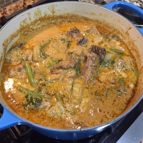 Kare Kare Pata (Oxtail Stew)