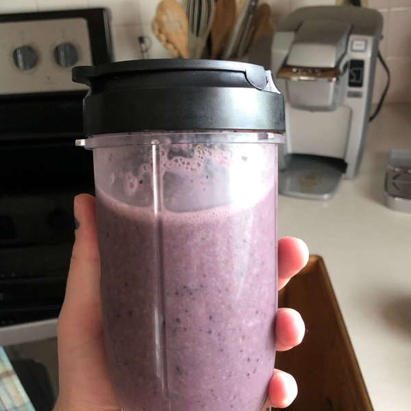 Ann's Berry Green Smoothie