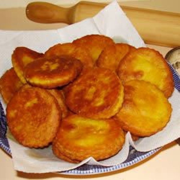 Chilean-Style Sopaipillas