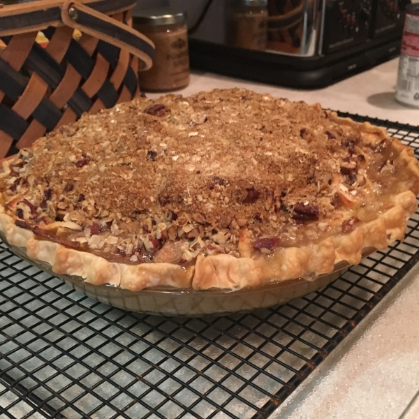 Caramel Apple Walnut Pie