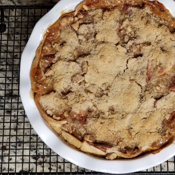 Caramel Apple Walnut Pie