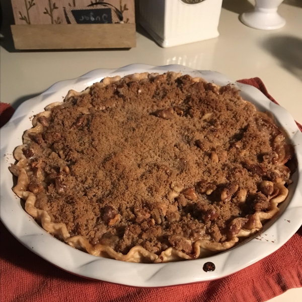 Caramel Apple Walnut Pie