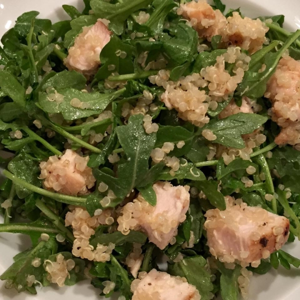 Quinoa and Arugula Salad with Chicken