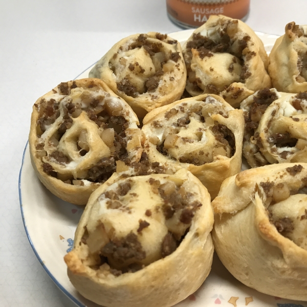 Creamy Corned Beef Hash Pinwheels