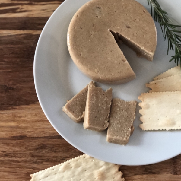 Sliceable Vegan Cashew Cheese