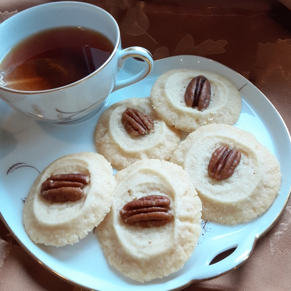 Swedish Pecan-Topped Dream Cookies