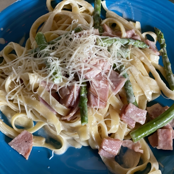 Ham and Asparagus Fettuccine