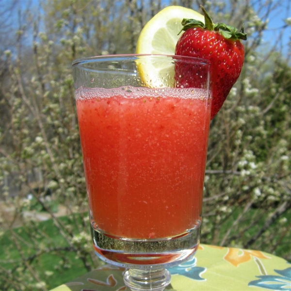 Strawberry Lemonade Cocktail