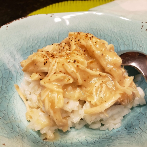 Simple Shredded Chicken in Gravy