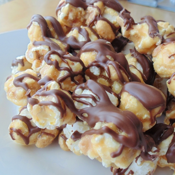 Chocolate-Covered Caramel Corn