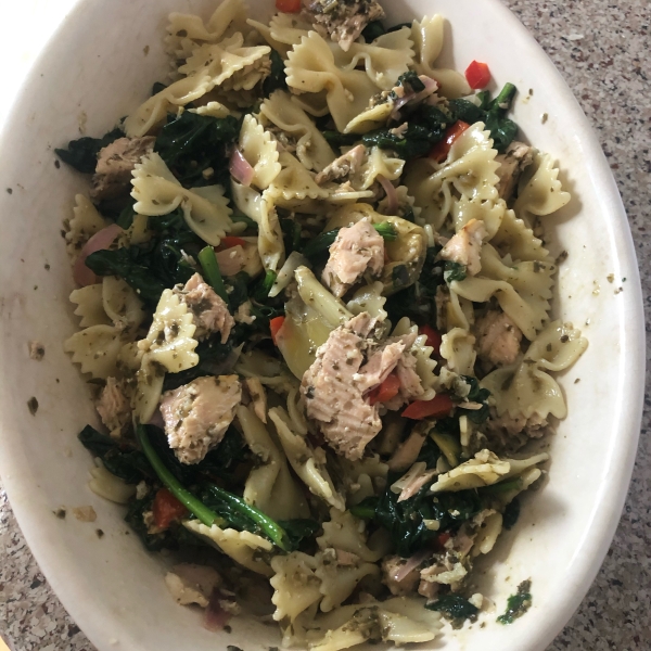 Salmon Pasta with Spinach and Artichokes