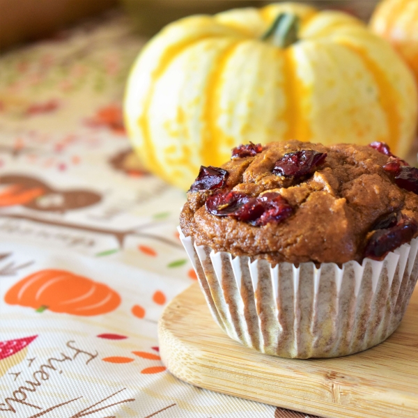 Healthy Whole Wheat Spiced Pumpkin Muffins