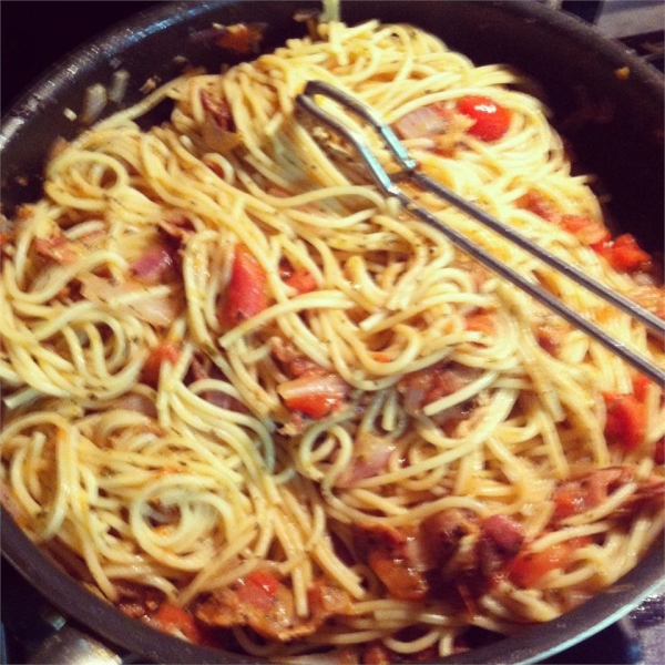 Pasta with Tomato and Bacon