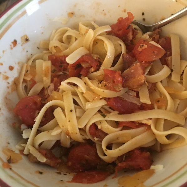 Pasta with Tomato and Bacon