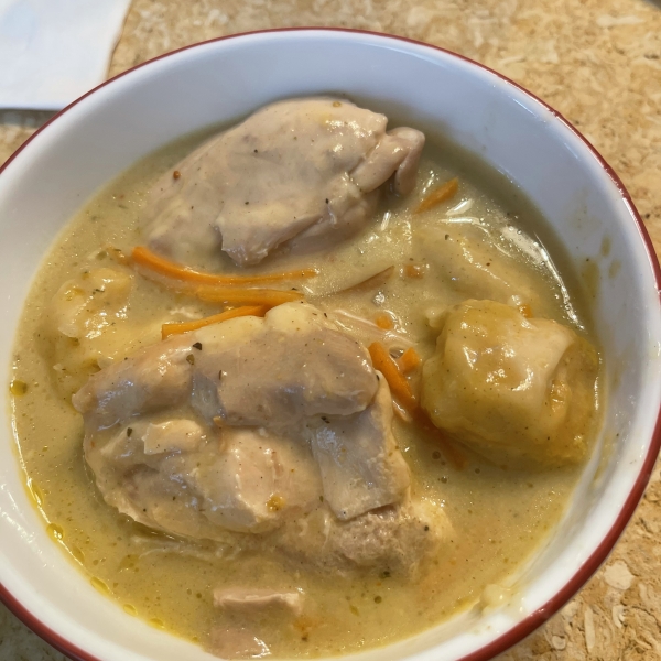 Slow Cooker Chicken and Dumplings