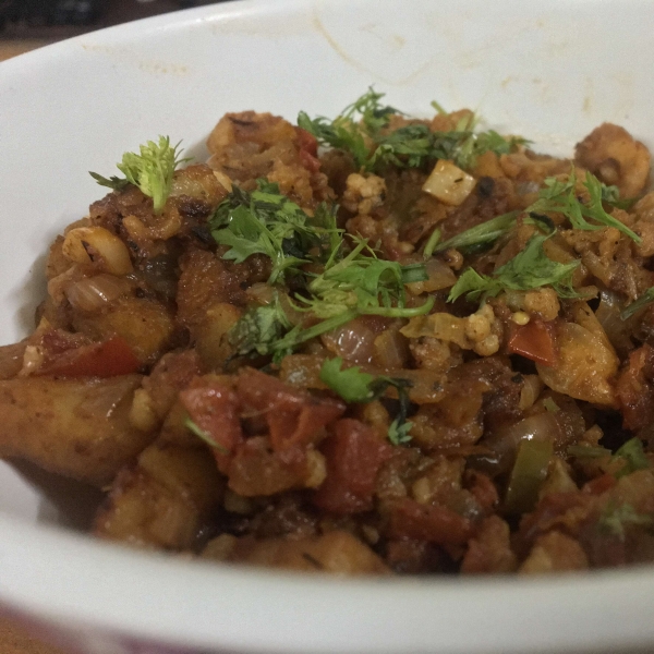 Indian Potatoes and Cauliflower (Aloo Gobi)