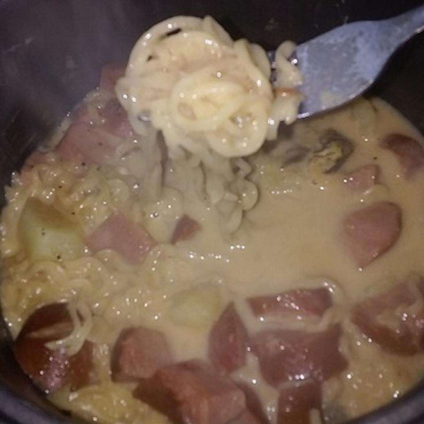 Cheesy Ramen Noodles