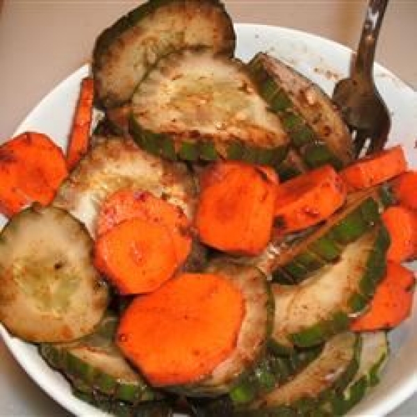 Mexican Cucumber and Carrot Salad