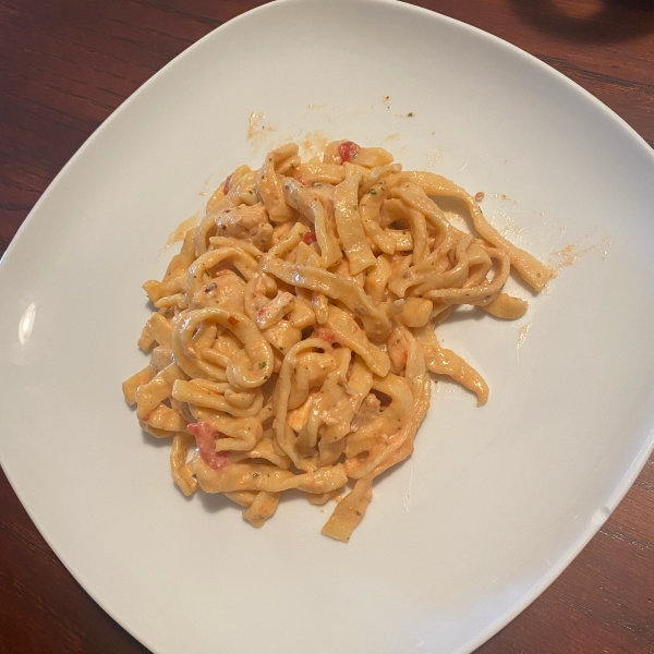 Penne with Spicy Vodka Tomato Cream Sauce