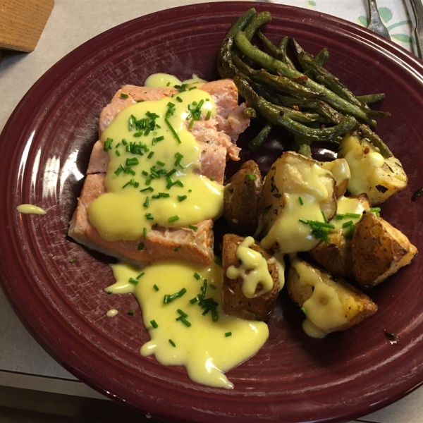 Poached Salmon with Hollandaise Sauce