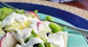 Creamy Garlic Salad Dressing