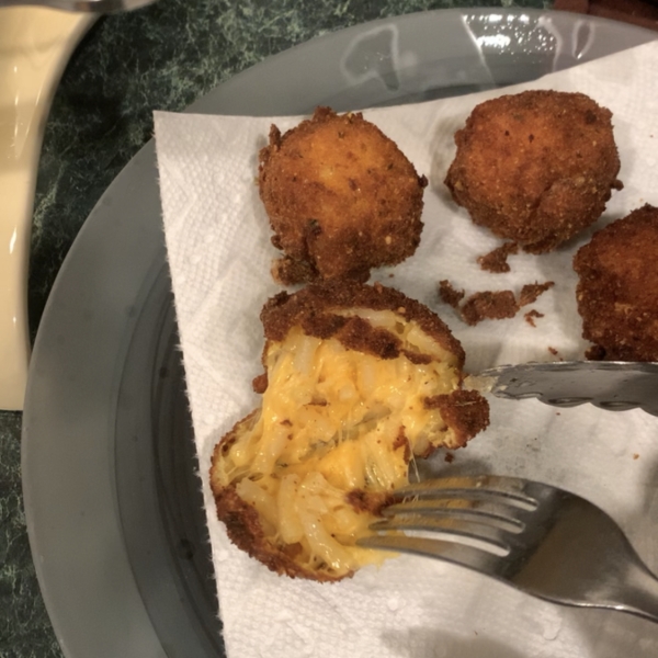 Fried Mac and Cheese Balls