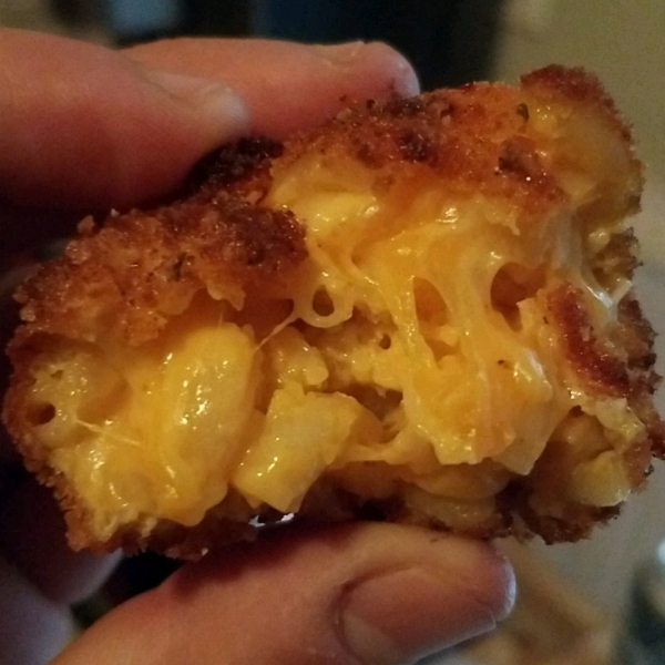 Fried Mac and Cheese Balls