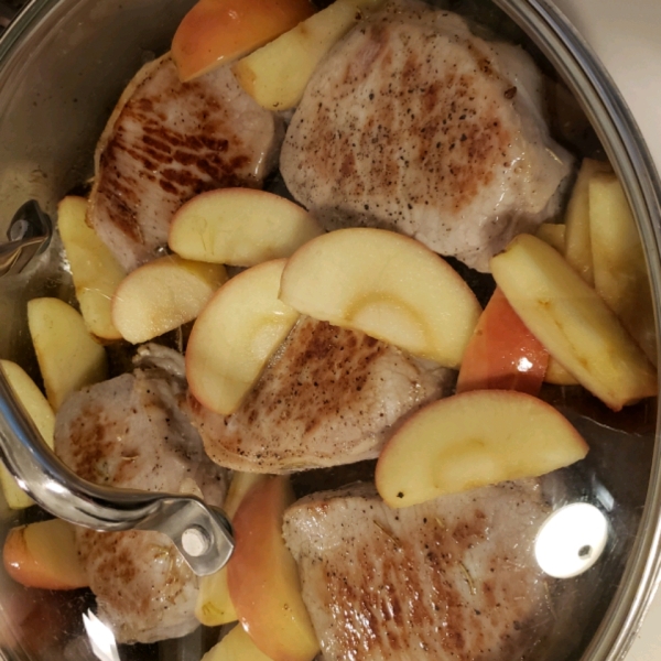 Boneless Pork Chops and Apples