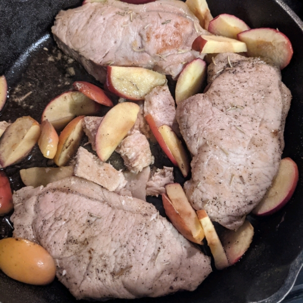 Boneless Pork Chops and Apples