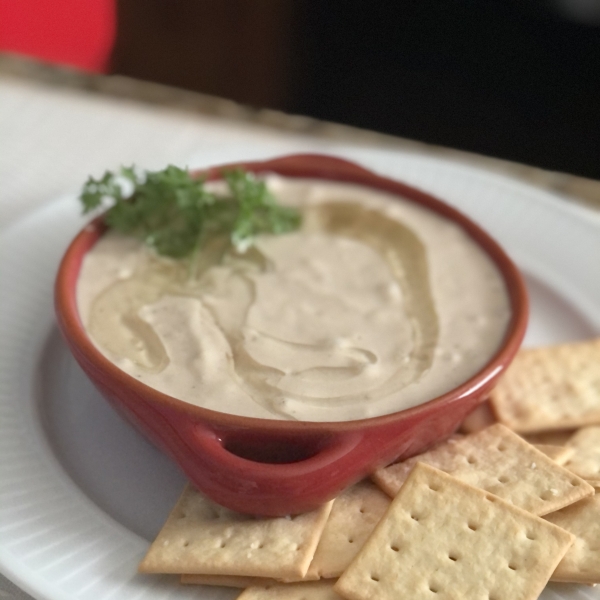 Garlicky Lemony Hummus