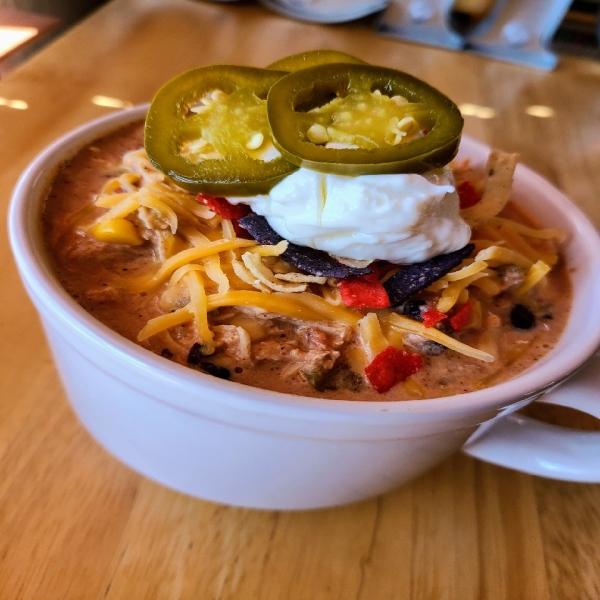 Easy Slow Cooker Creamy Chicken Chili