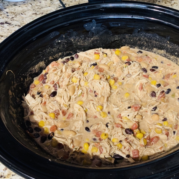 Easy Slow Cooker Creamy Chicken Chili